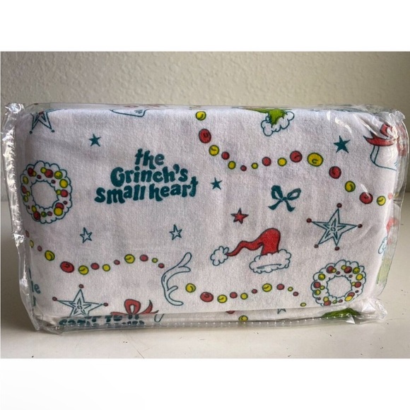 Dr. Seuss Grinch Bed Sheets Grinchmas Christmas Holiday Flannel Queen Sheet Set - Picture 5 of 10